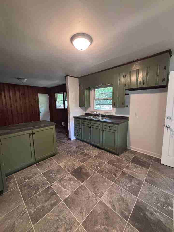 924 Crestmere St - Photo 3 of 10