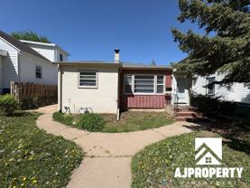 633 N Menlo Ave - Photo 1 of 1