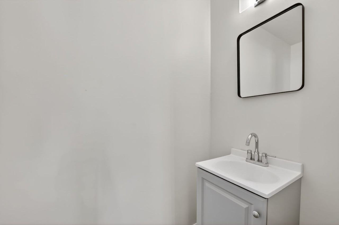 1127 Orren St Ne - Photo 6 of 14