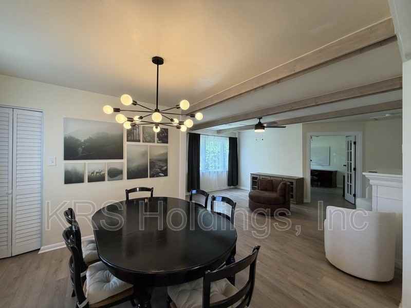 344 Dillon Dr - Photo 3 of 14