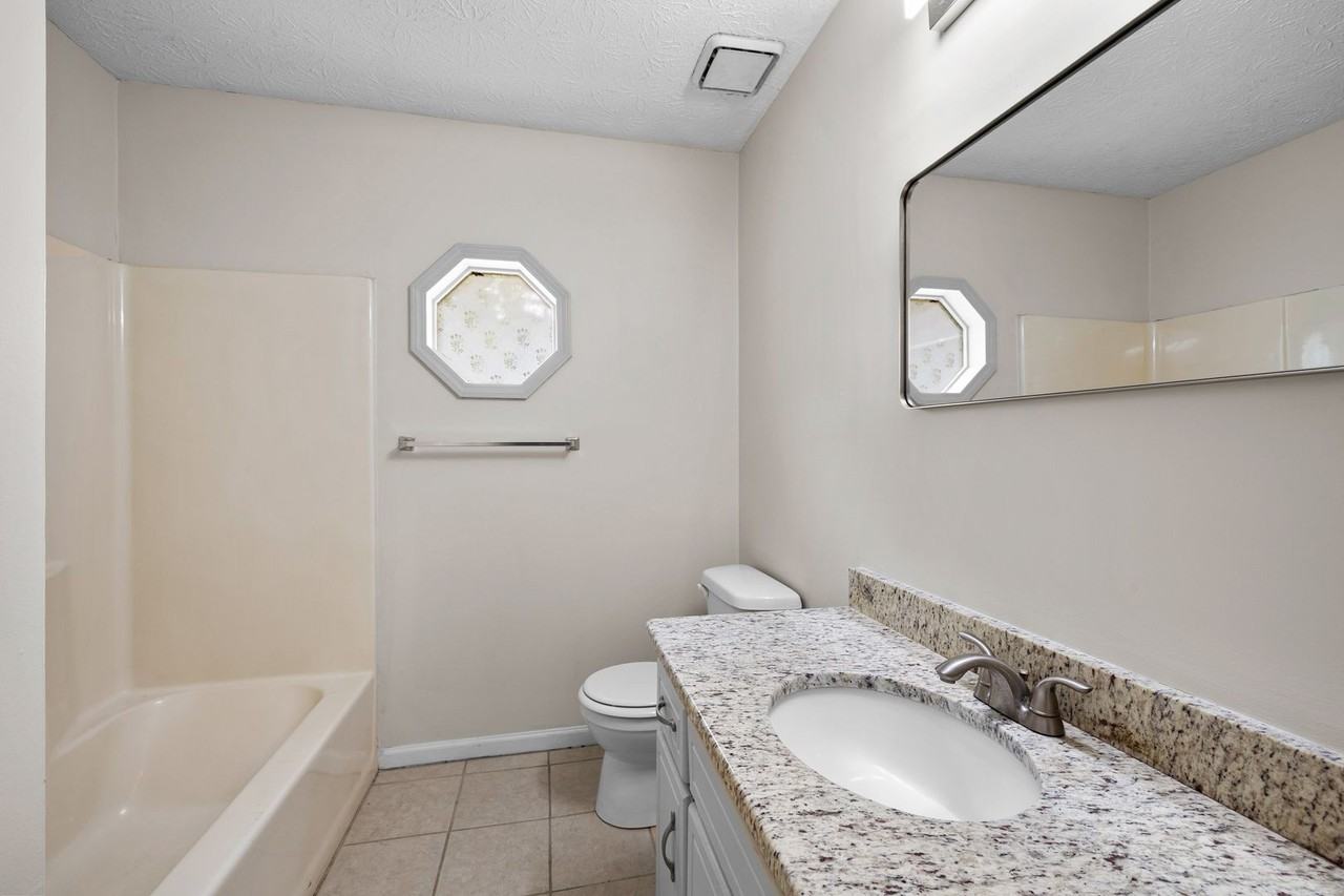 210 Ruskin Rd - Photo 6 of 15