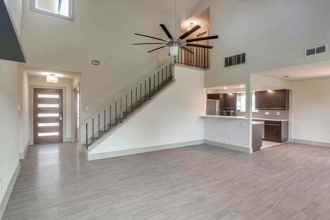 8304 Furness Dr - Photo 5 of 20