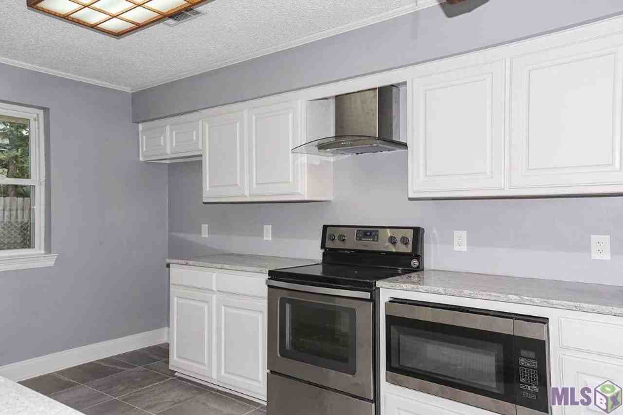 7321 Board Dr - Photo 2 of 15