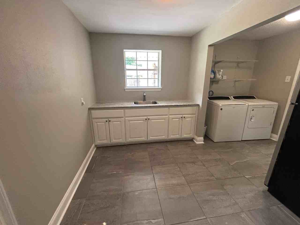 7321 Board Dr - Photo 6 of 15