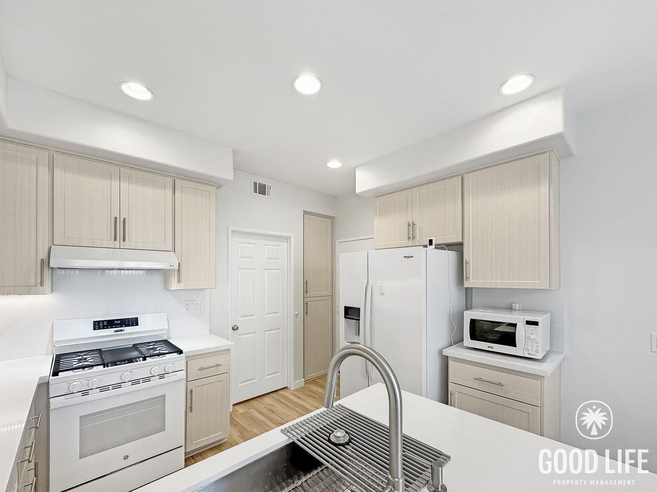 13 Sentinel Pl - Photo 3 of 38