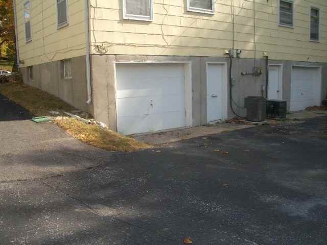 3516 Bell St - Photo 5 of 9