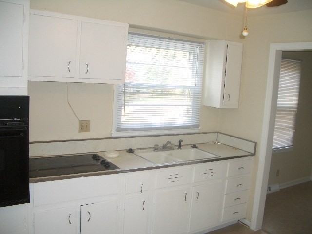3516 Bell St - Photo 7 of 9