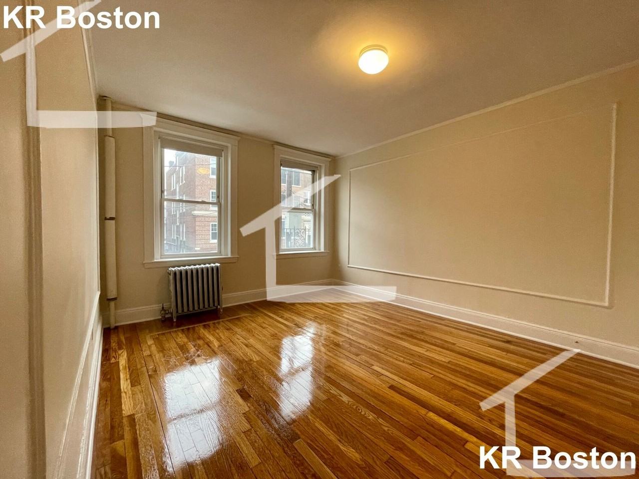 7 Vinal St - Photo 2 of 9