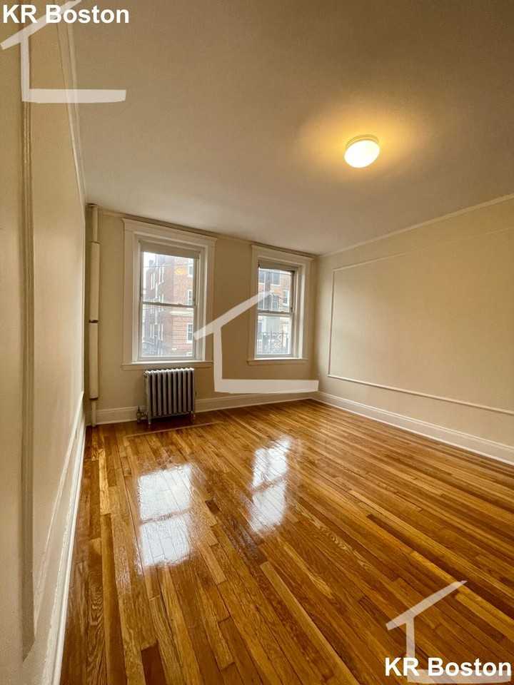 7 Vinal St - Photo 5 of 9