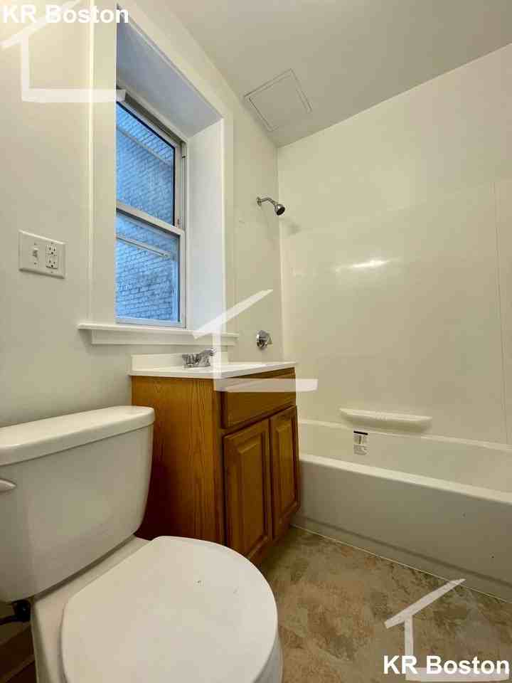 7 Vinal St - Photo 6 of 9