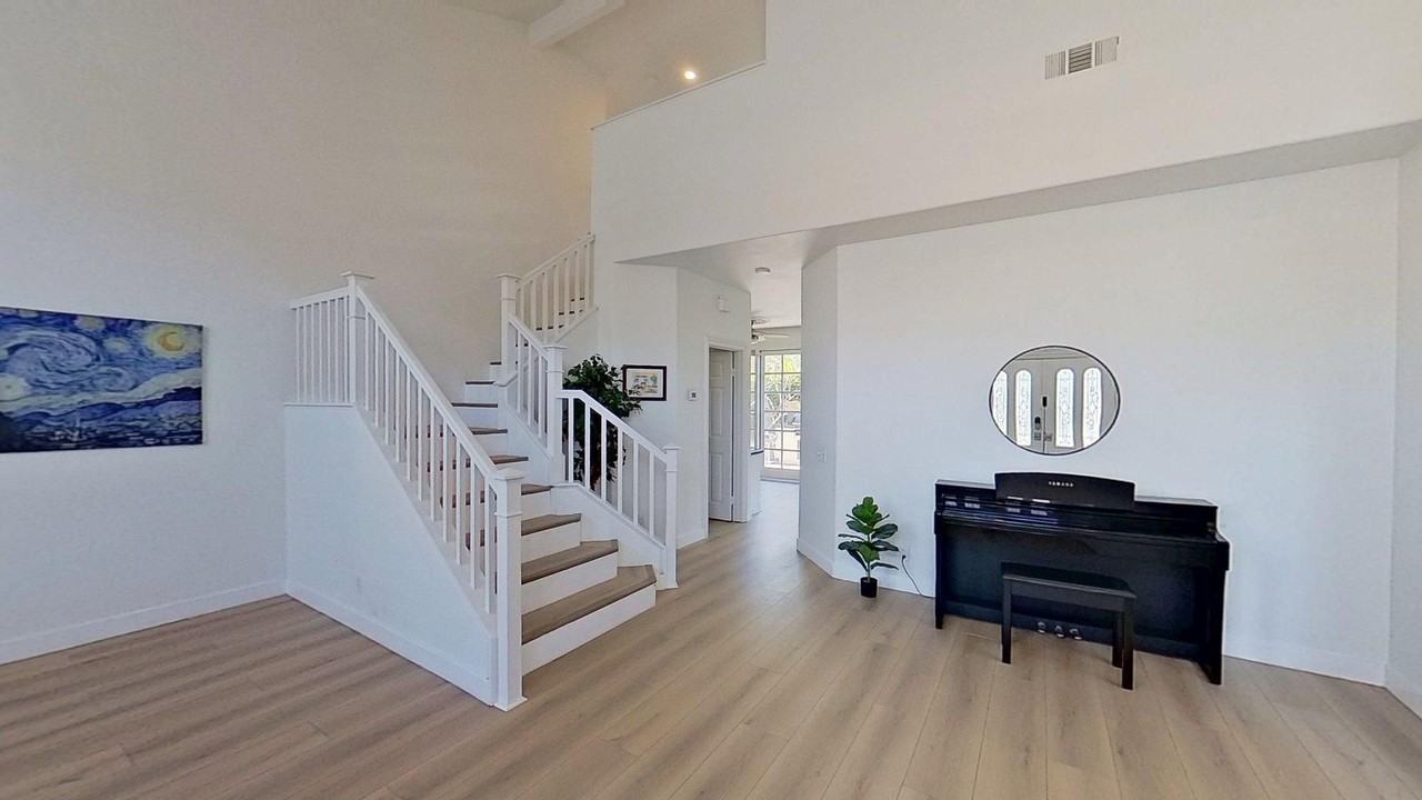5752 Centerstone Ct - Photo 4 of 32