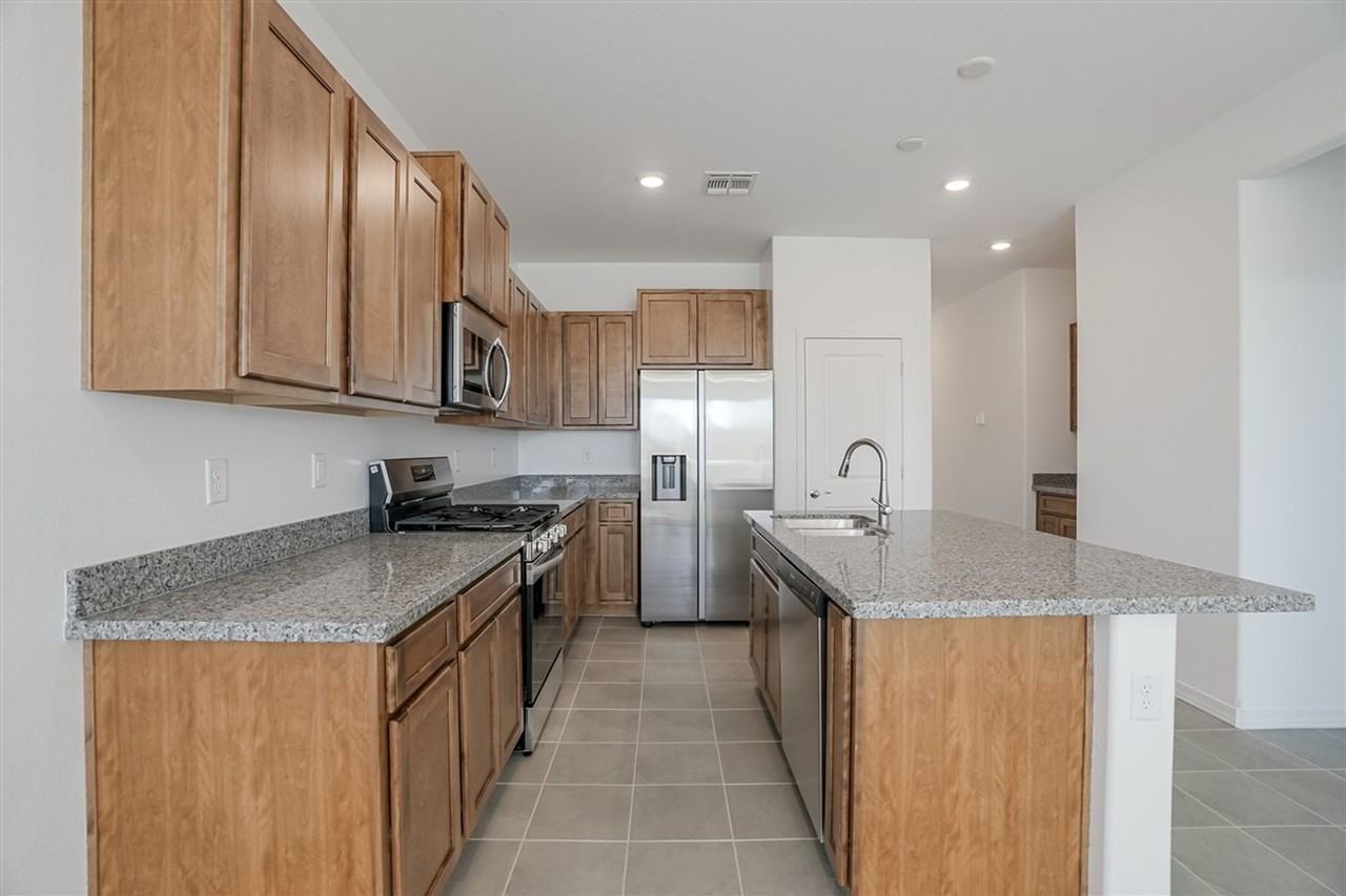 1275 Leo Ln - Photo 5 of 29