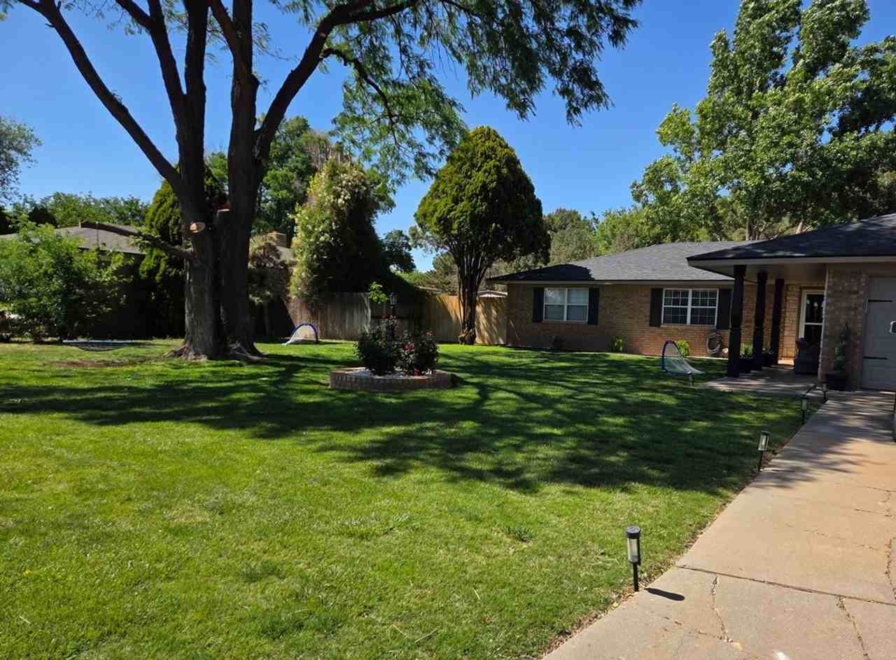 1604 Layton Ct - Photo 2 of 19