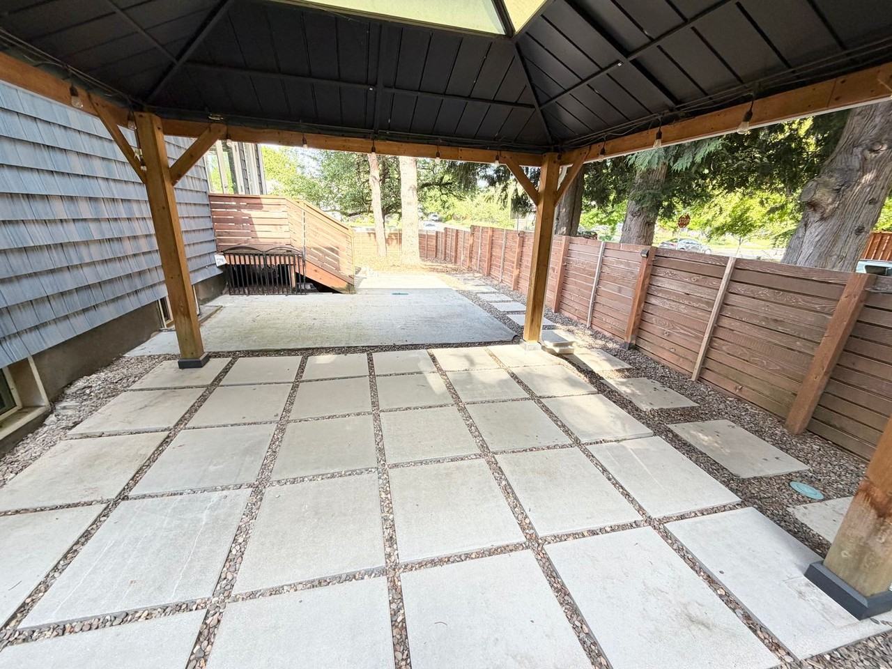9216 N Portsmouth Ave - Photo 4 of 36