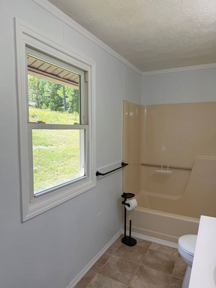 820 Emma Rd - Photo 6 of 25