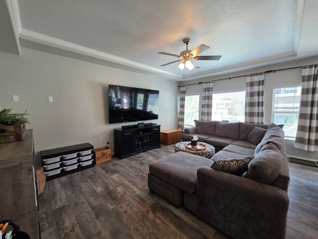 8269 Cypress Wood Dr - Photo 4 of 33
