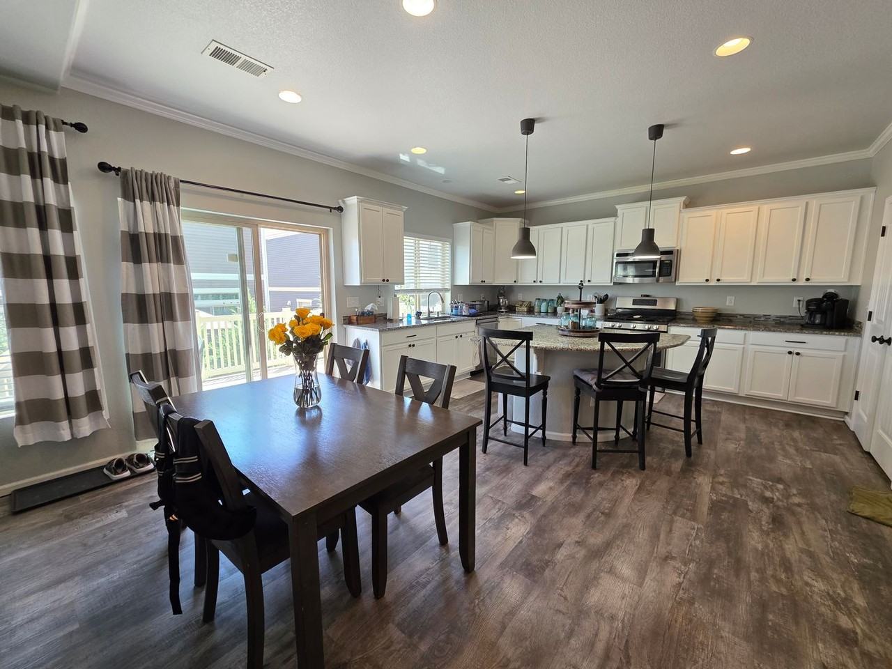 8269 Cypress Wood Dr - Photo 6 of 33