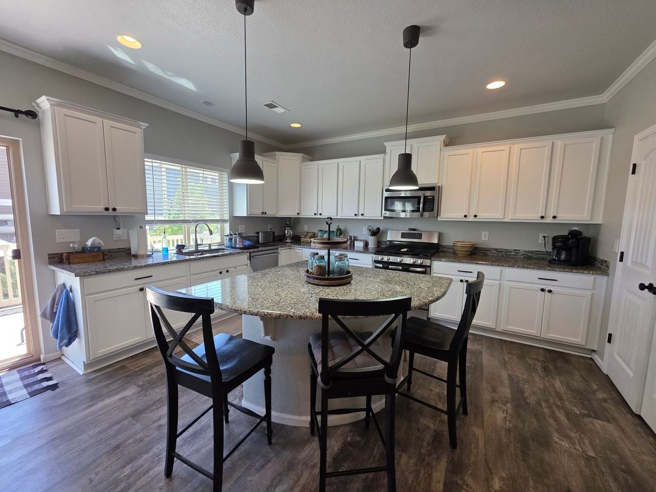 8269 Cypress Wood Dr - Photo 7 of 33