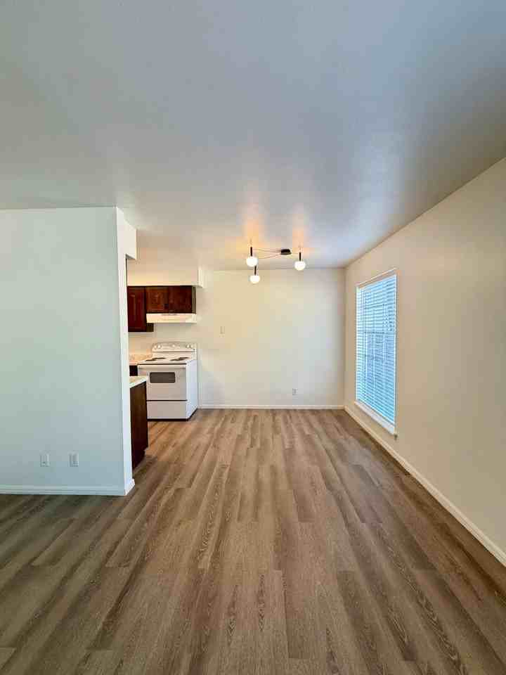 6806 S Toledo Ave - Photo 5 of 15