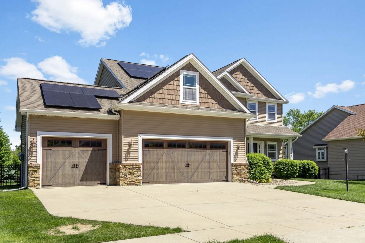 1208 White Oak Rd - Photo 2 of 50