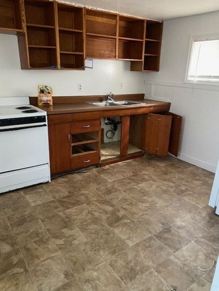 493 N Harrisville Rd - Photo 2 of 5