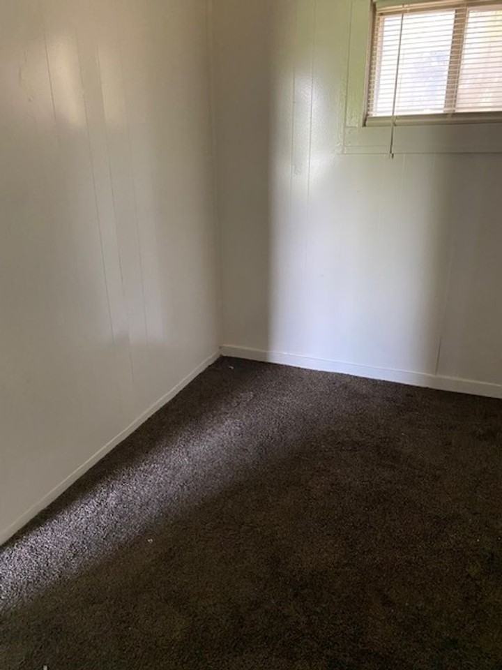 493 N Harrisville Rd - Photo 4 of 5