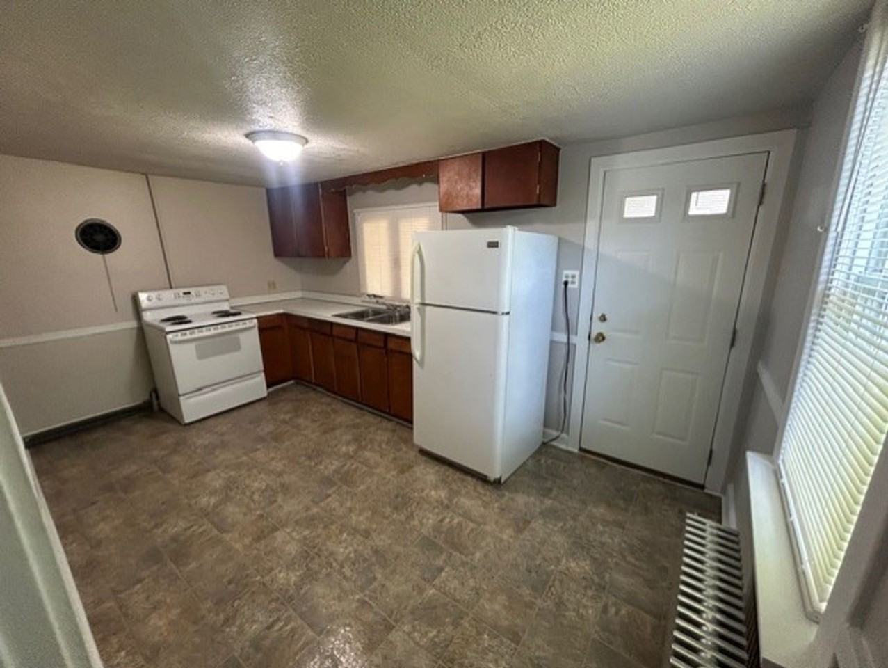 54 S 25th St - Photo 2 of 9