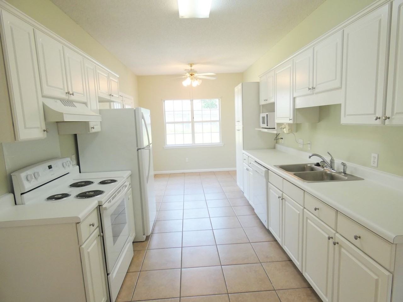 230 Chadwick Ln - Photo 5 of 15