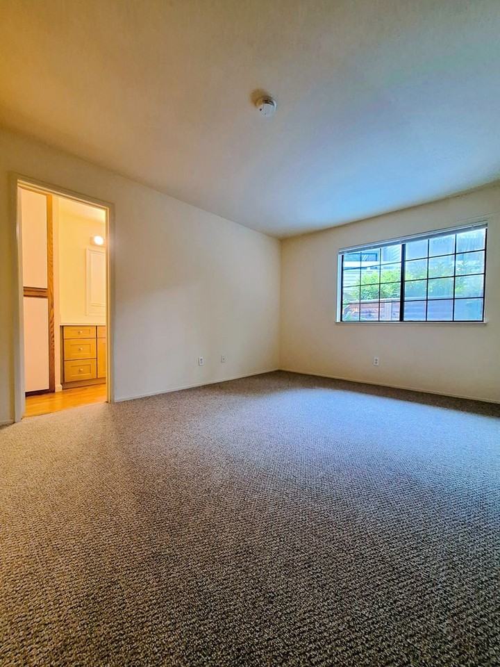 6930 Chantel Ct - Photo 4 of 42