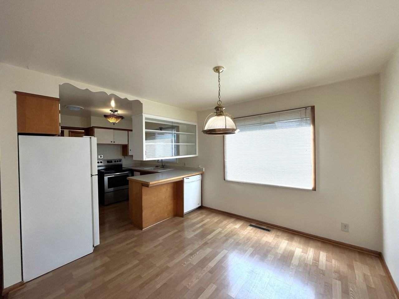 2310 Walnut St - Photo 4 of 31
