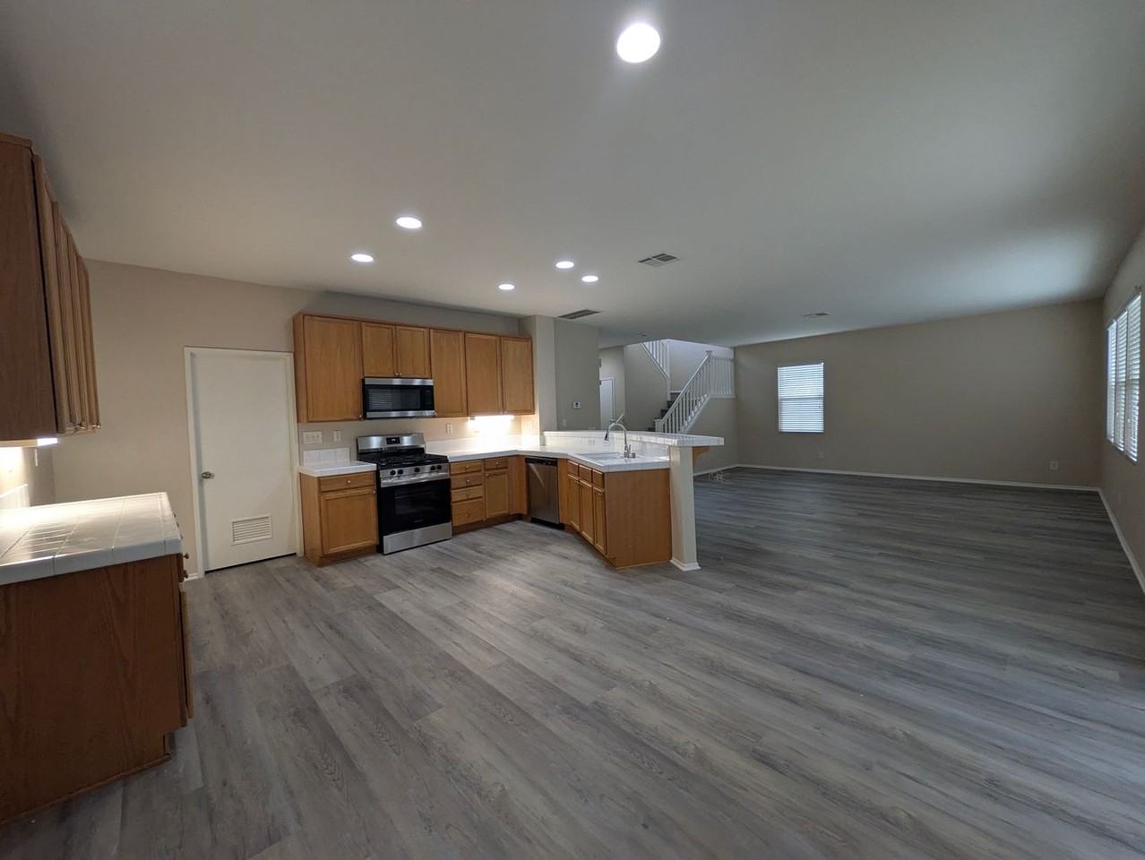 28623 Avalon Ave - Photo 3 of 42