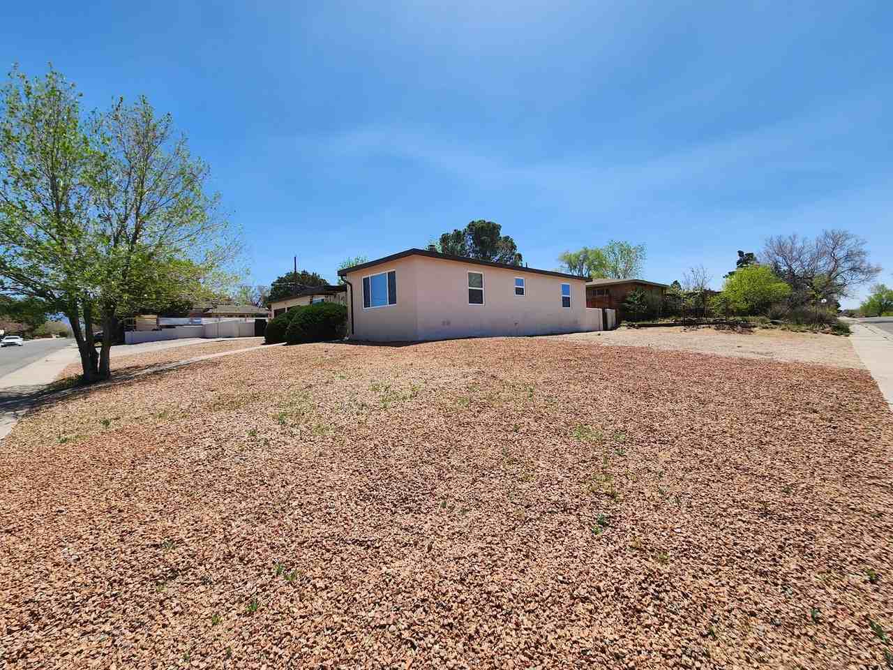 4600 Mountain Rd Ne - Photo 2 of 44