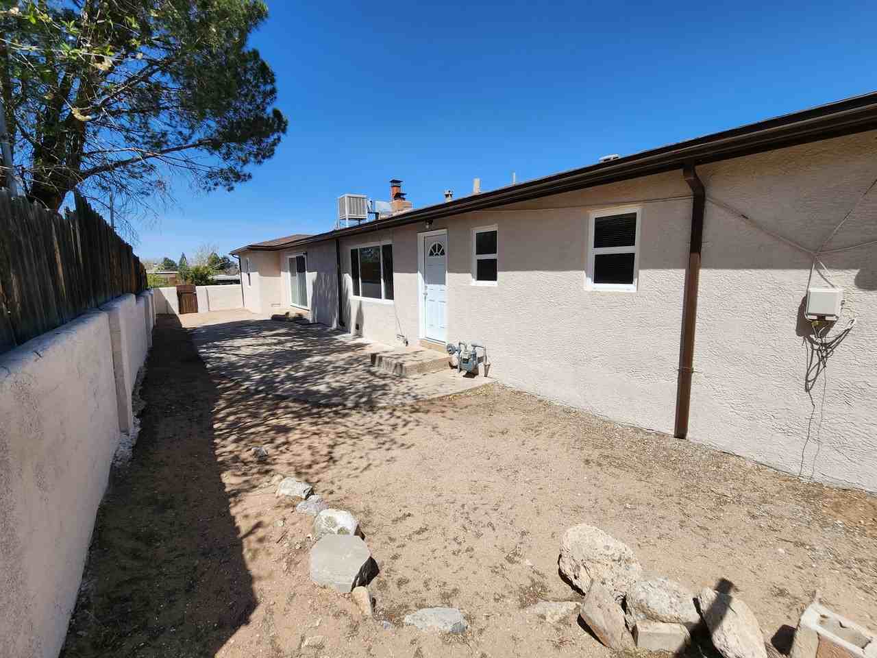 4600 Mountain Rd Ne - Photo 5 of 44