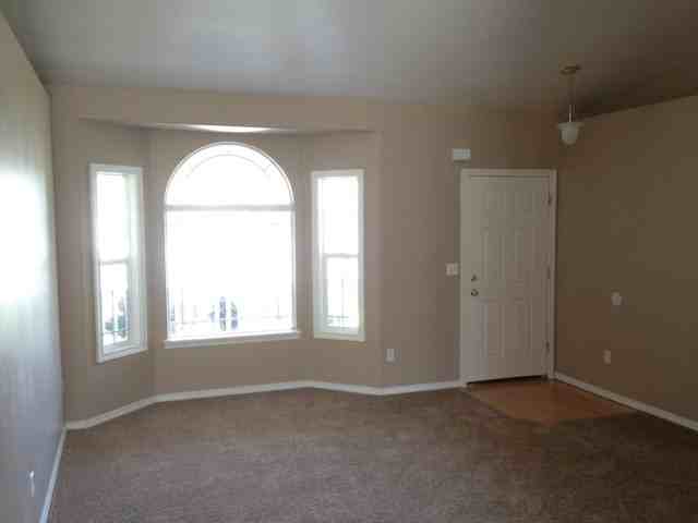 263 N Sunbird Ave - Photo 4 of 11