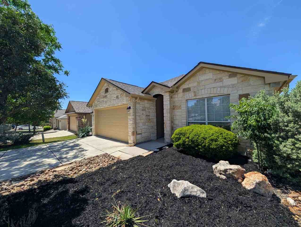 2937 Post Oak Cir - Photo 3 of 40