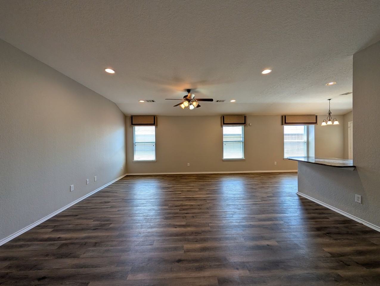 2937 Post Oak Cir - Photo 6 of 40