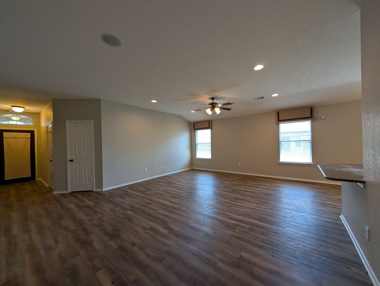 2937 Post Oak Cir - Photo 7 of 40