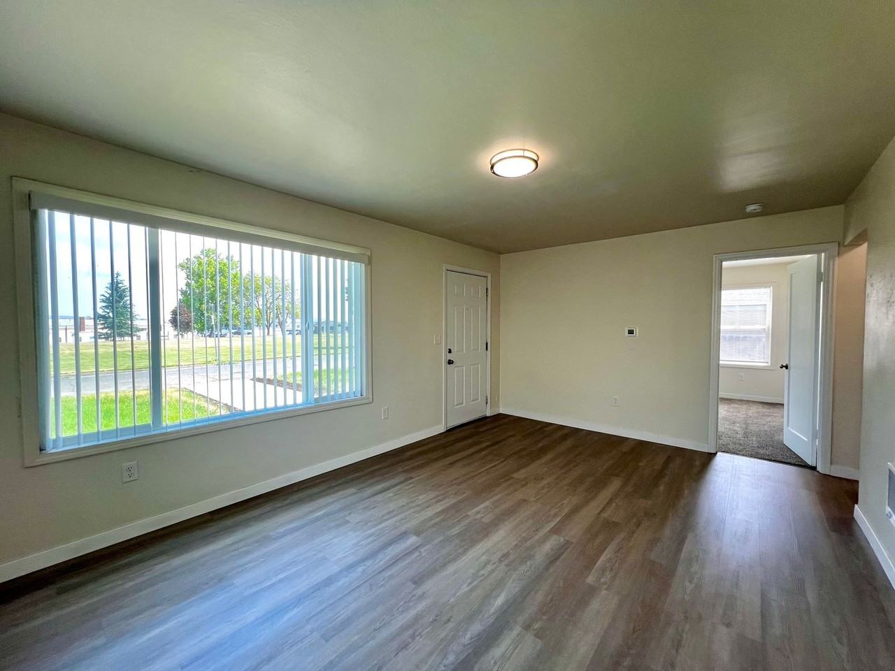 808 S 1st Ave - Photo 4 of 21