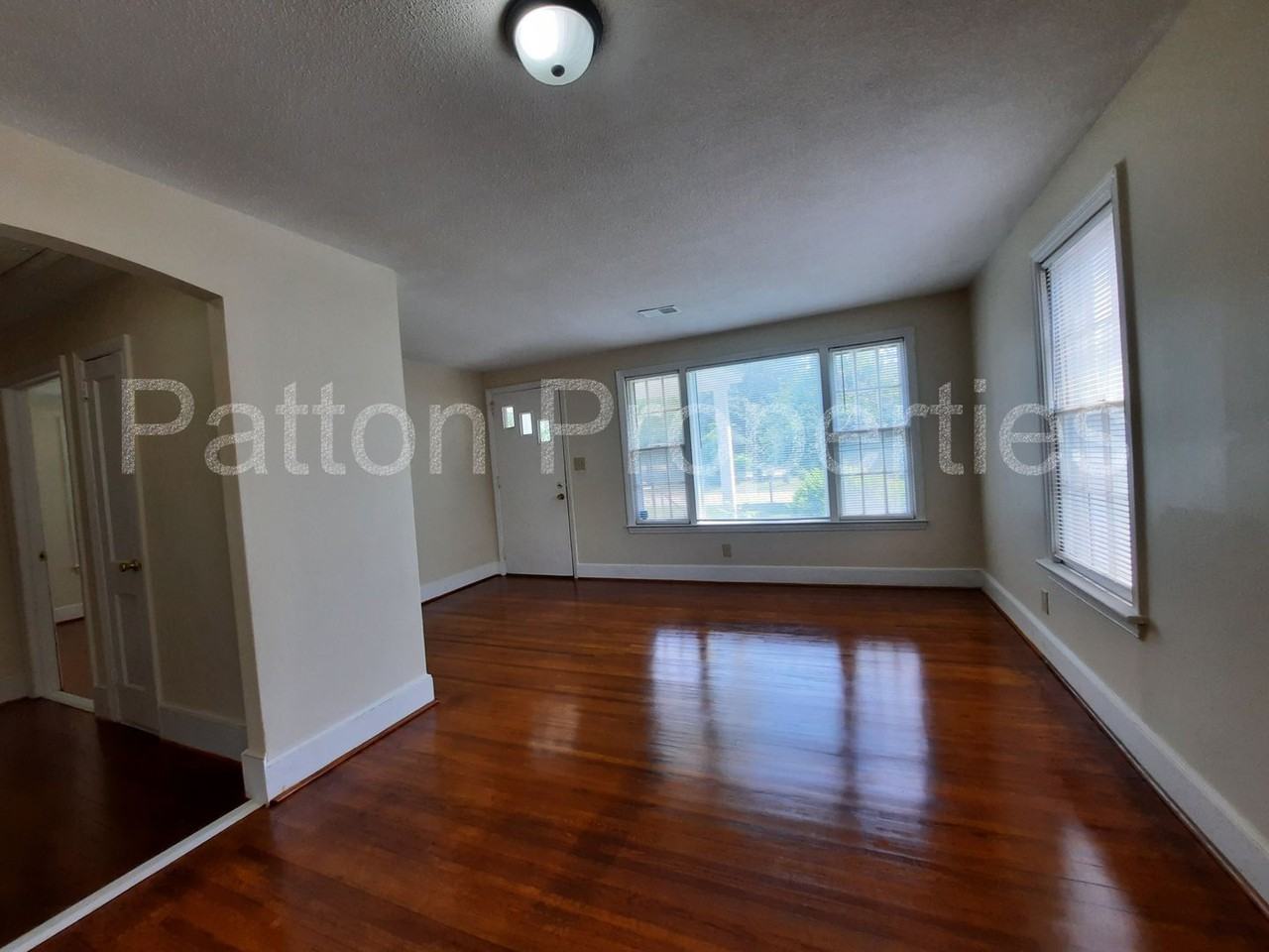 2241 Hurst St - Photo 4 of 24