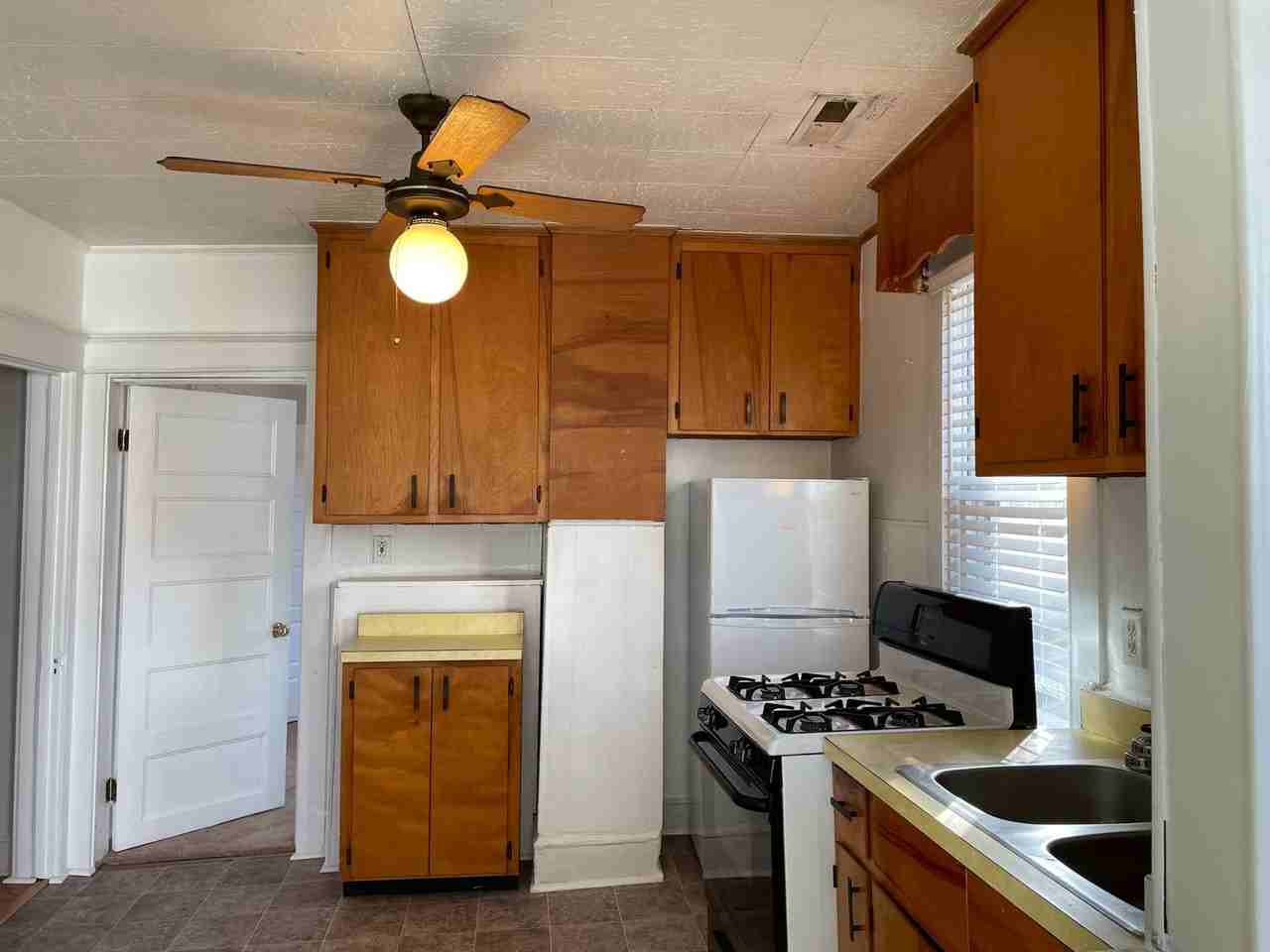 816 S 11th St - Photo 5 of 13