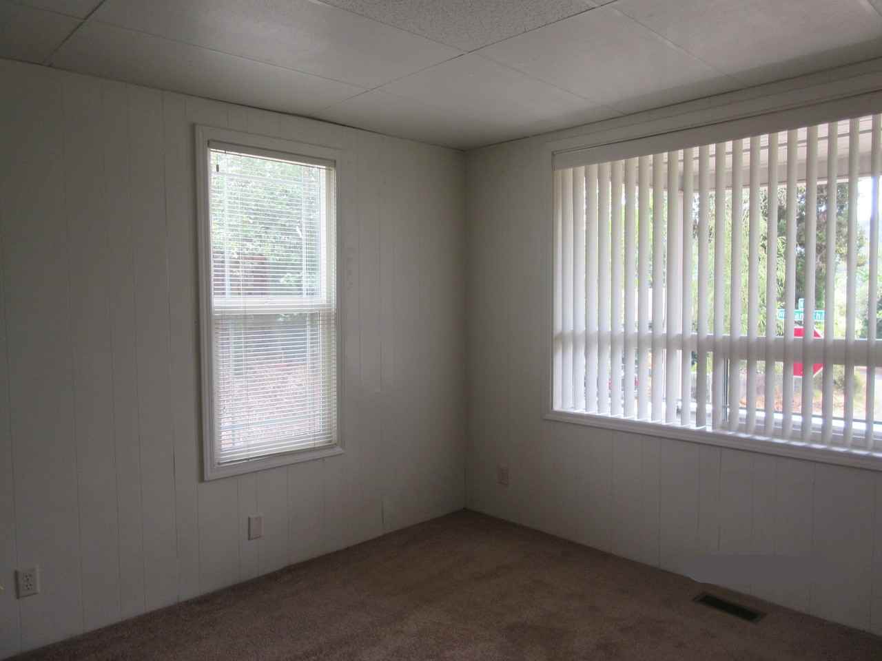 1064 Ne Klamath Ave - Photo 7 of 8
