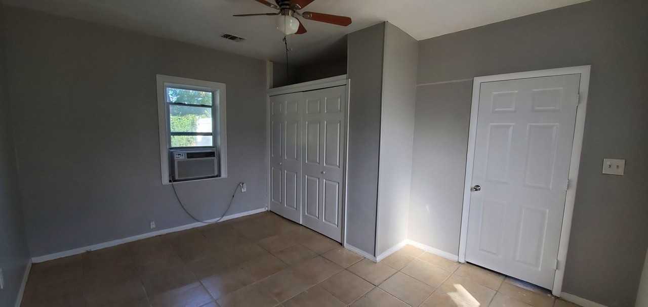 5234 Journal Ave - Photo 2 of 8