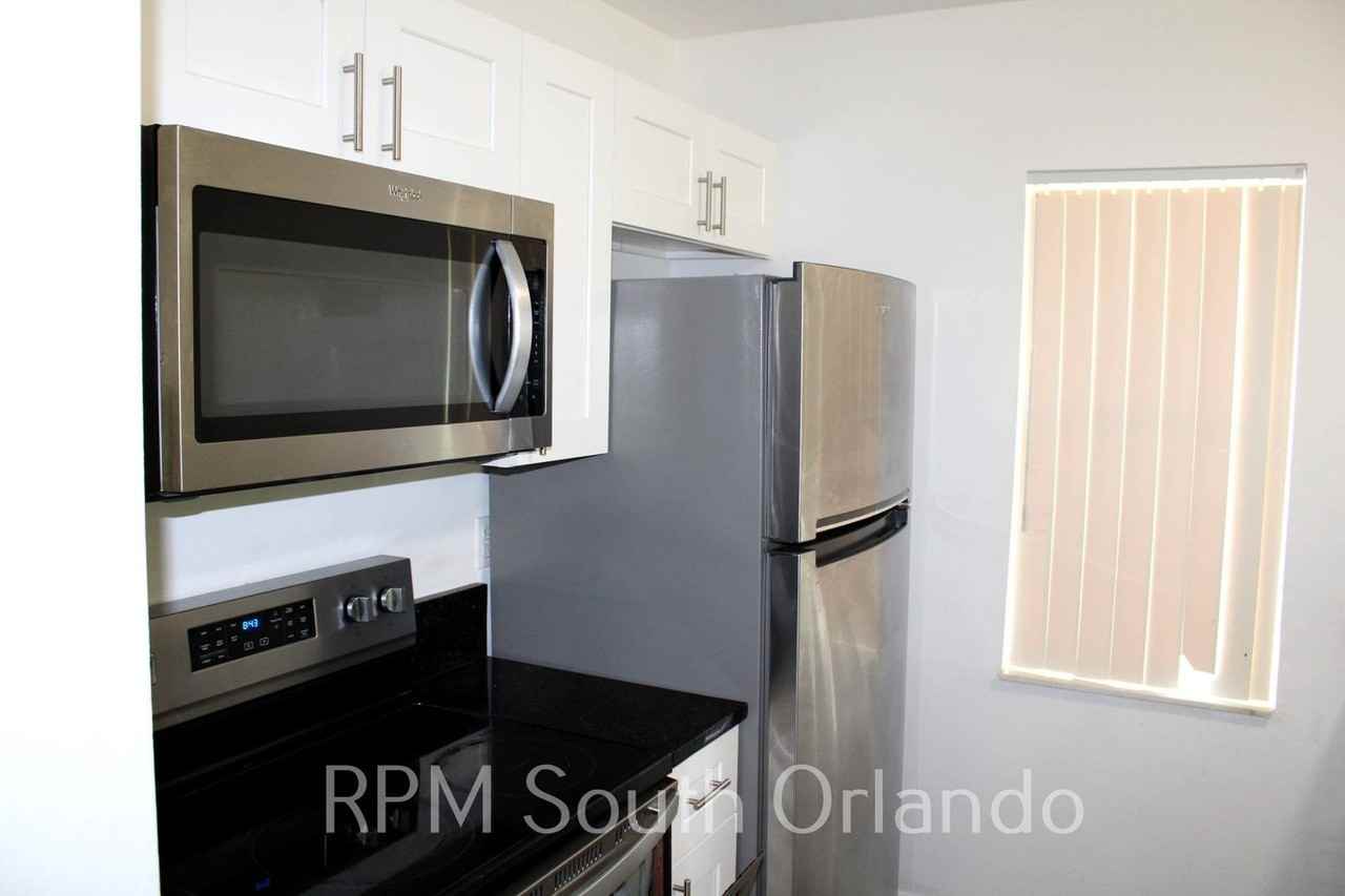 4919 Steyr St - Photo 2 of 11