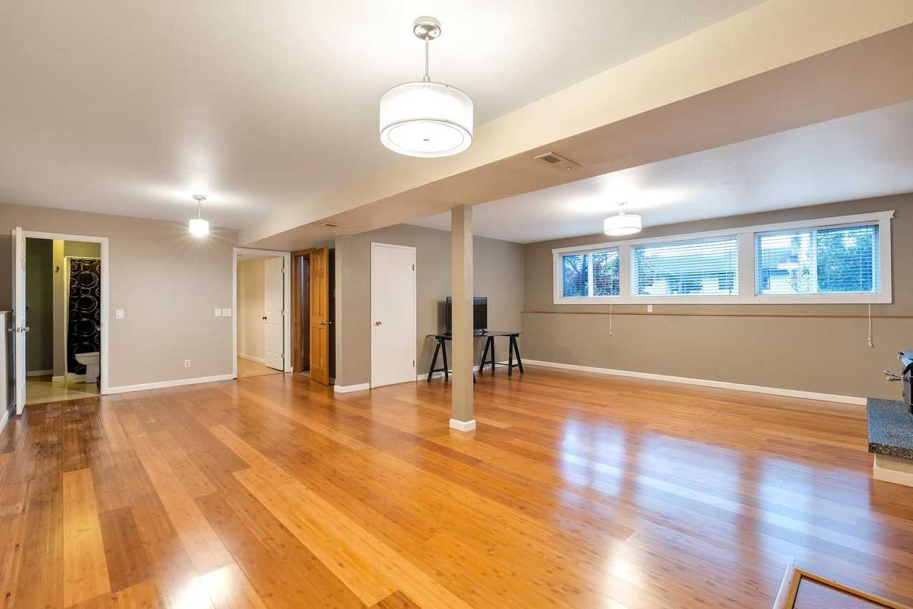 1534 5th Pl - Photo 4 of 25