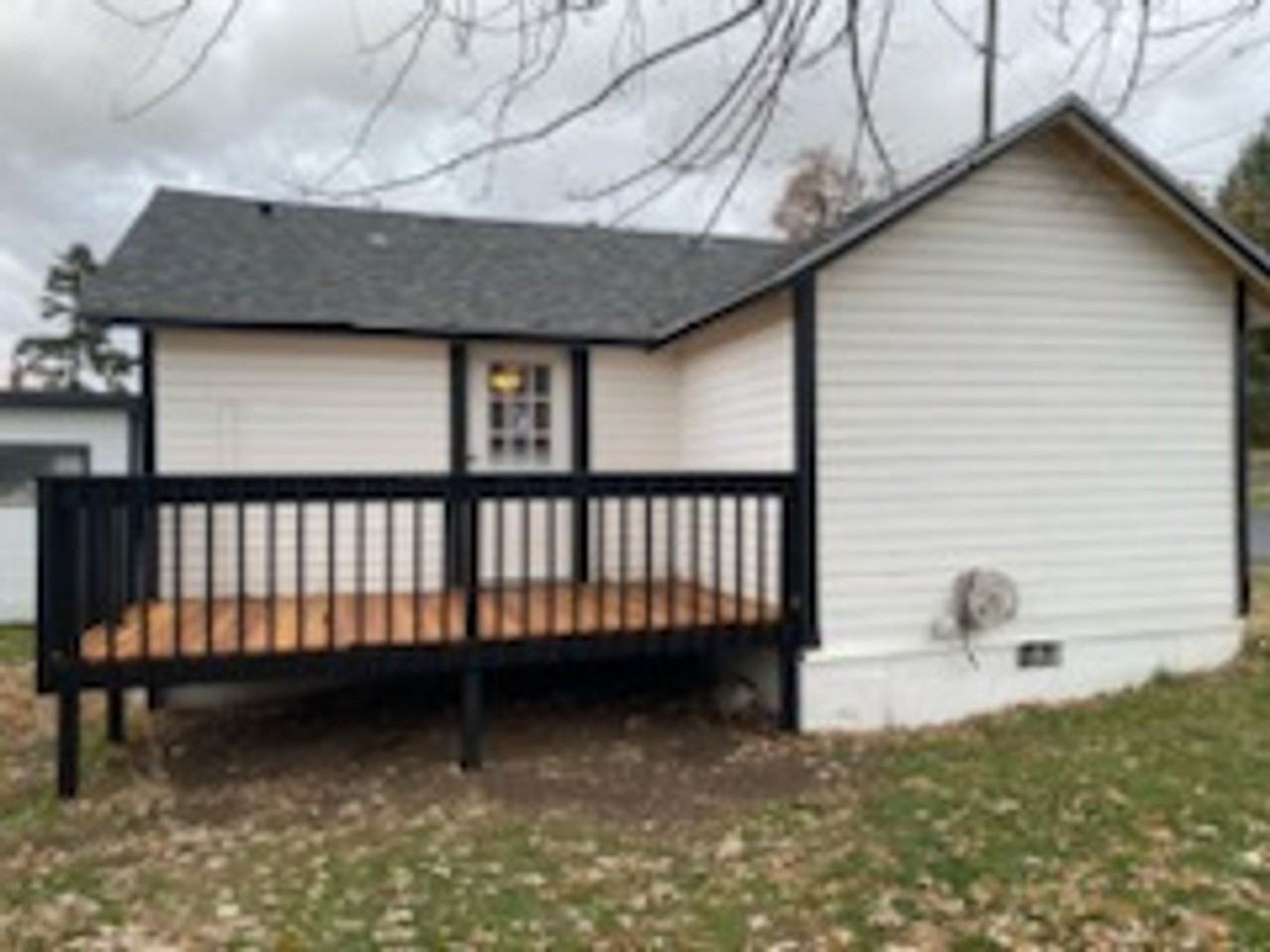 301 Sw Isaac Ave - Photo 4 of 13