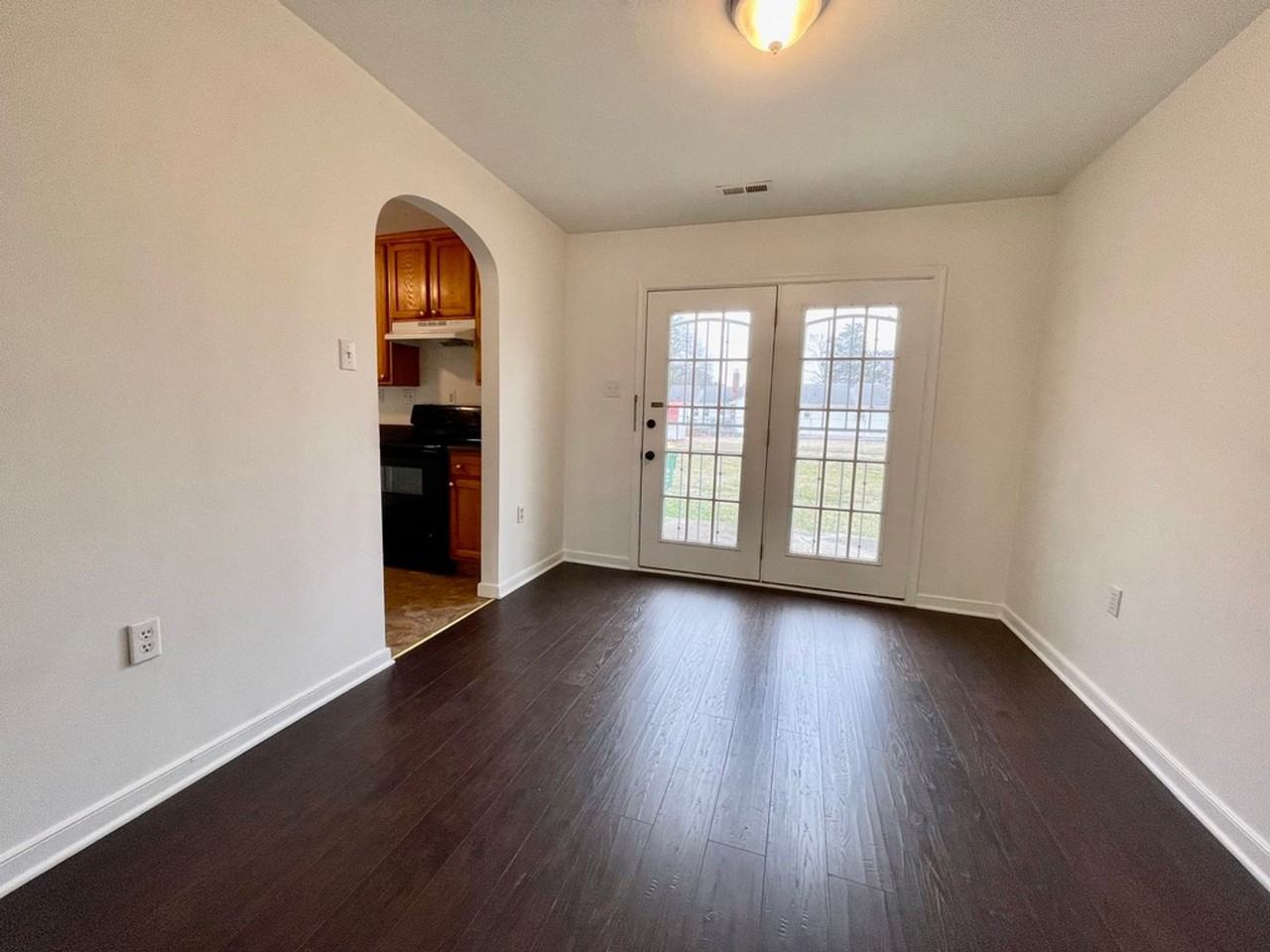701 Dendron St - Photo 7 of 35