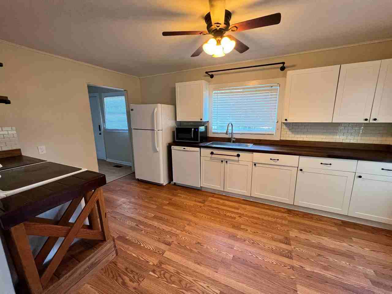 8906 Lee Road 146 - Photo 4 of 13