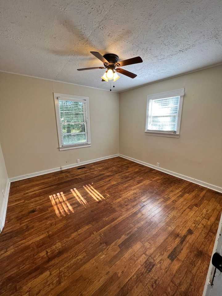 8906 Lee Road 146 - Photo 5 of 13