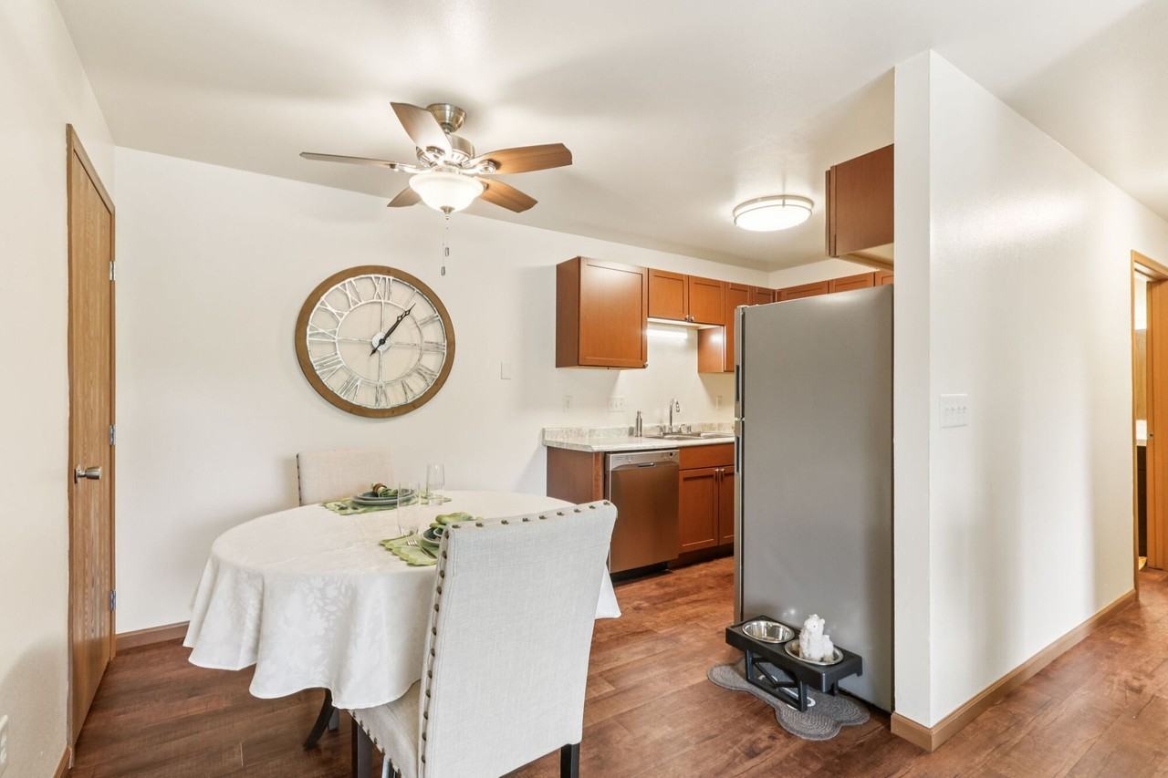 Woodfield Heights Apartments - Photo 4 of 50
