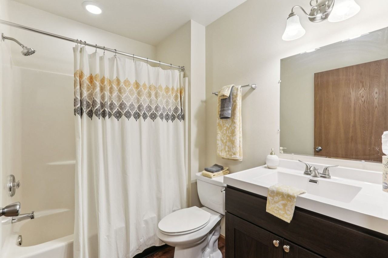 Woodfield Heights Apartments - Photo 6 of 50